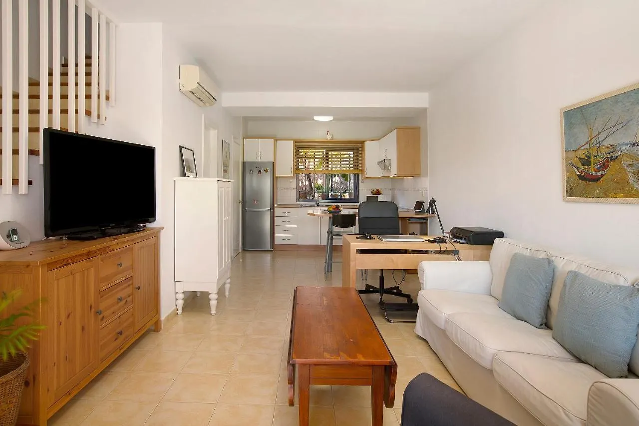 Free Airport Shuttle And Parking Villa San Bartolome de Tirajana  Spain