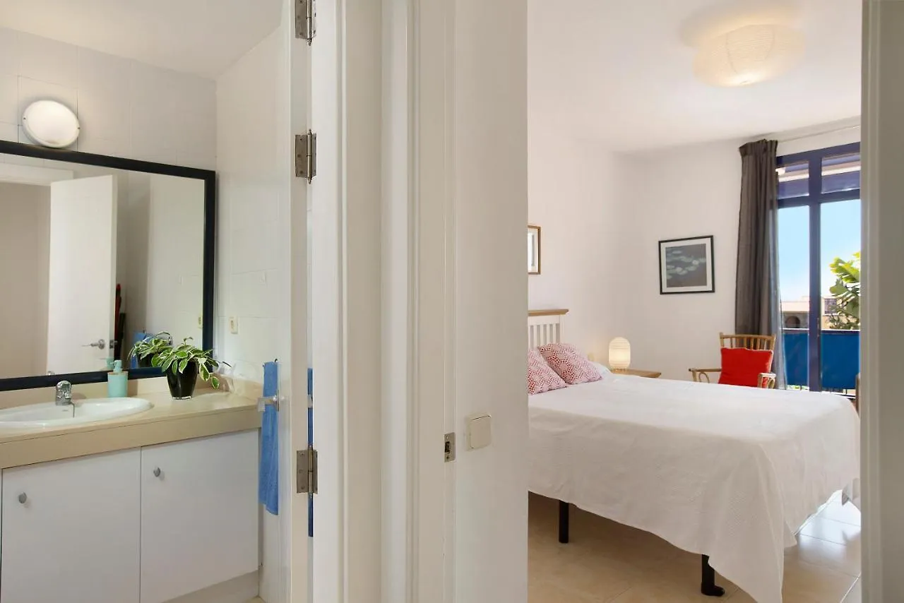Free Airport Shuttle And Parking Villa San Bartolome de Tirajana  Spain